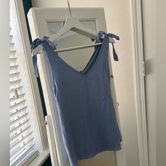 Fortune & Ivy Bonnie Button Detail Blouse, Size Medium - Picture 4 of 6